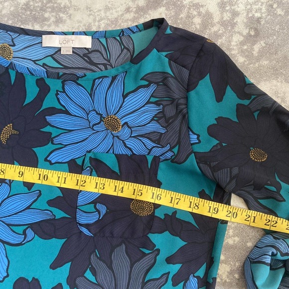 Loft Blue Floral Blouse Roll Tab Sleeve Size Small Polyester Chest Pocket - Picture 2 of 11